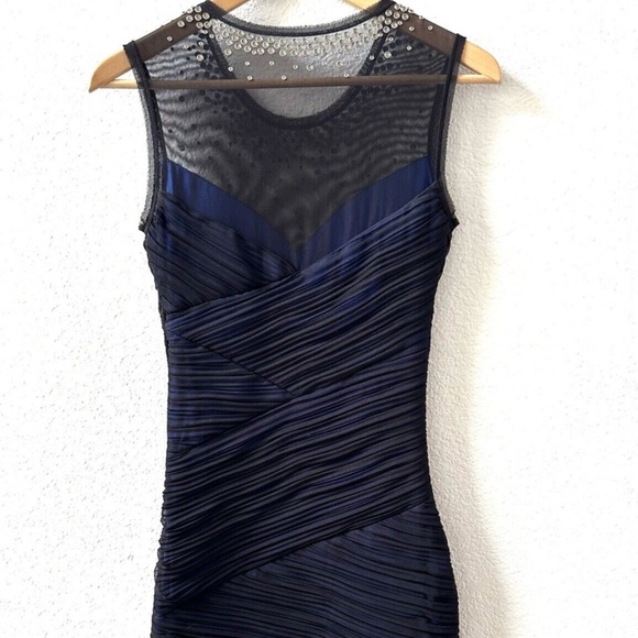BCBGMAXAZRIA CAMIRA  Embellished COCKTAIL SLEEVELESS DRESS size XS - Picture 1 of 7